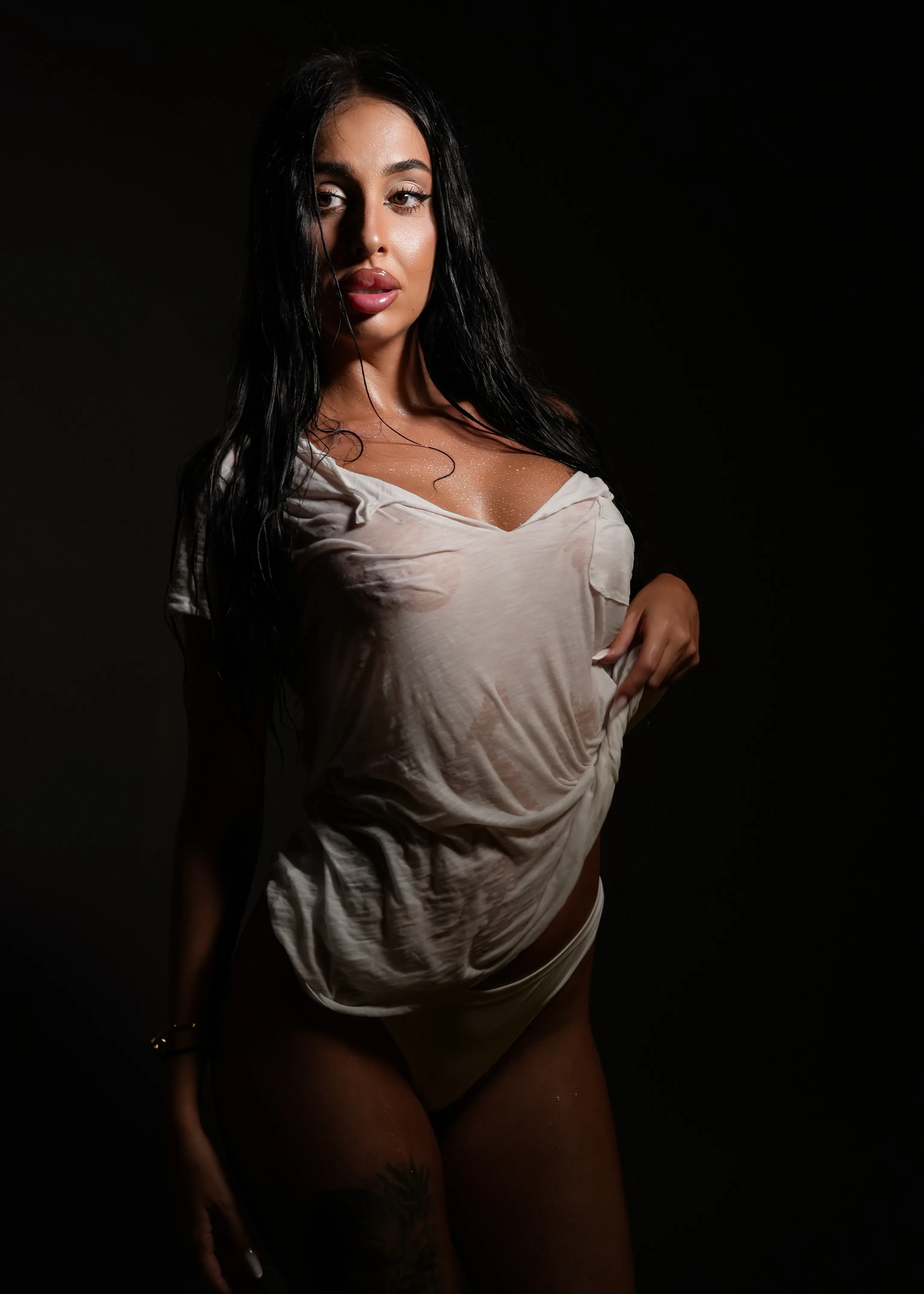 Live sex webcam photo for KairaAndrews #8650010
