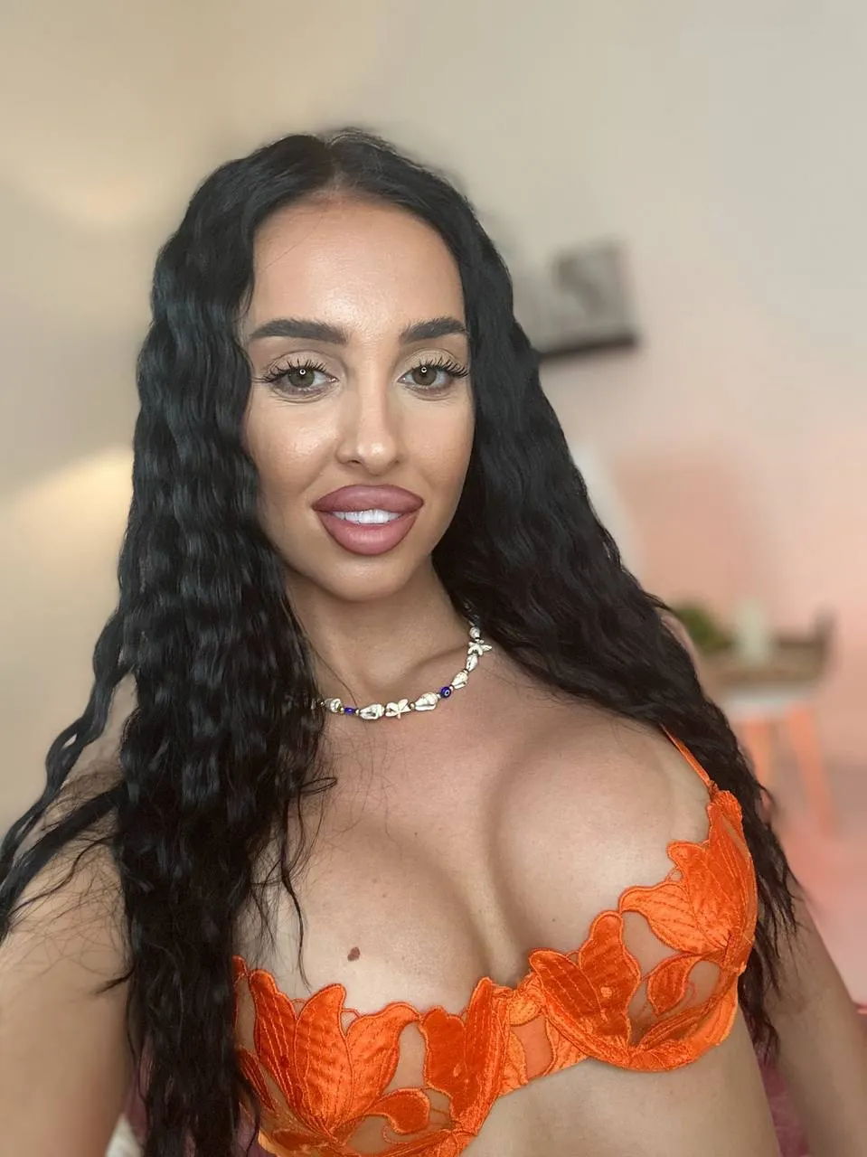 Live sex webcam photo for KairaAndrews #8722205