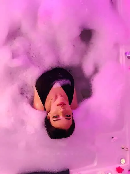 Live sex webcam photo for AnnieLacroftt #6312589