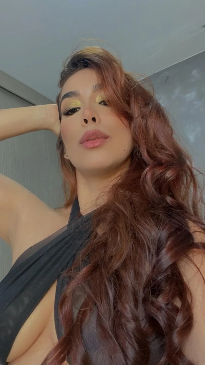 Live sex webcam photo for ElenaMusk #7916194
