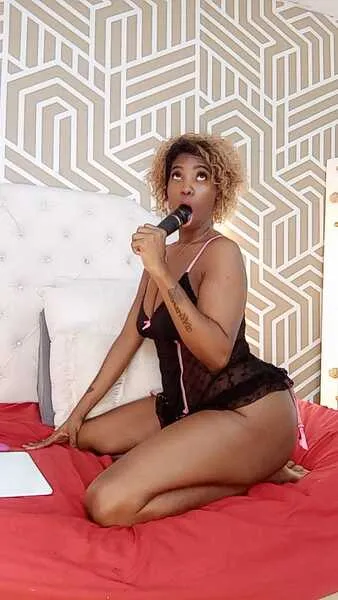 Live sex webcam photo for ThasaJohso #6309151