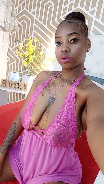 Live sex webcam photo for ThasaJohso #6309127