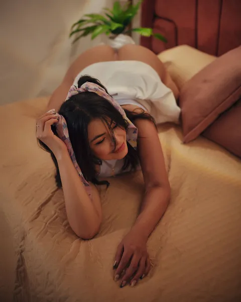 Live sex webcam photo for AprilMuse #6332590