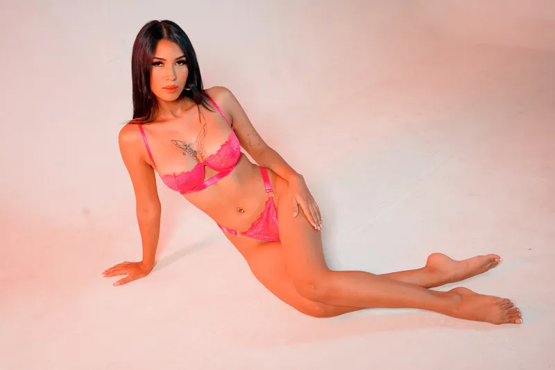 Live sex webcam photo for AmyyMonroee #6311729