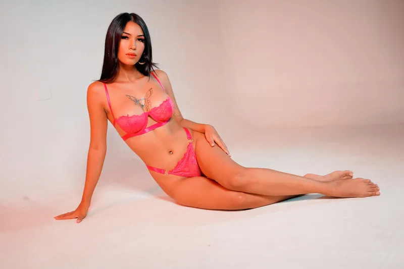 Live sex webcam photo for AmyyMonroee #6311728