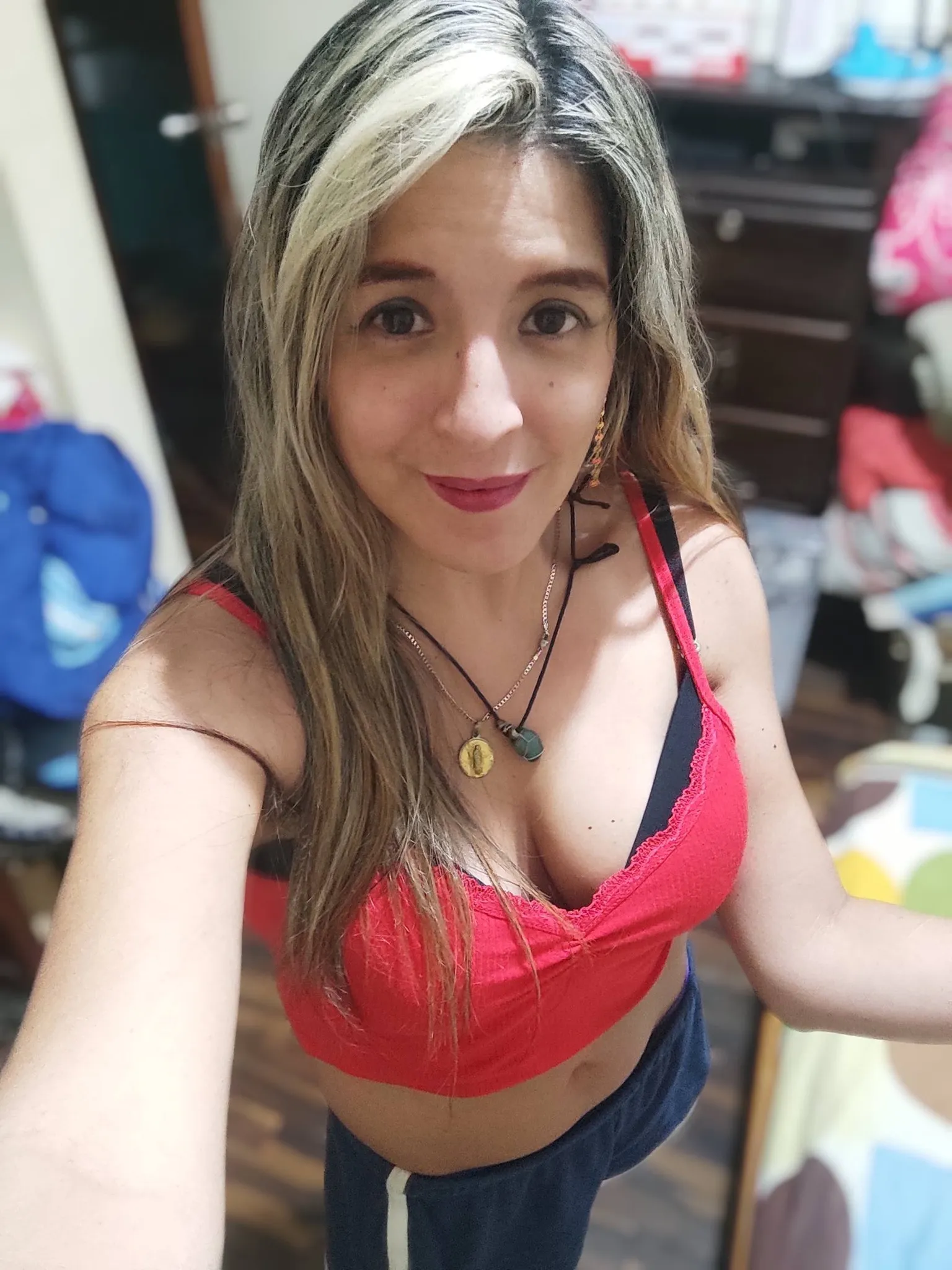 Live sex webcam photo for SweetAngeliLat #8463011