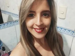 Live sex webcam photo for SweetAngeliLat #6590939