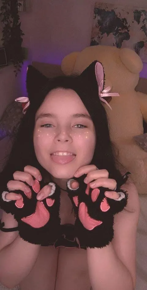 Live sex webcam photo for LitttleShyyy #7210480