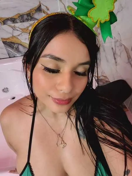 Live sex webcam photo for AliceSmiithh #8551399