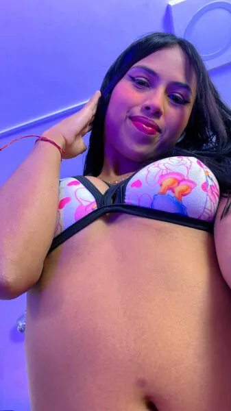 Live sex webcam photo for Nicol_Tylor #7382613