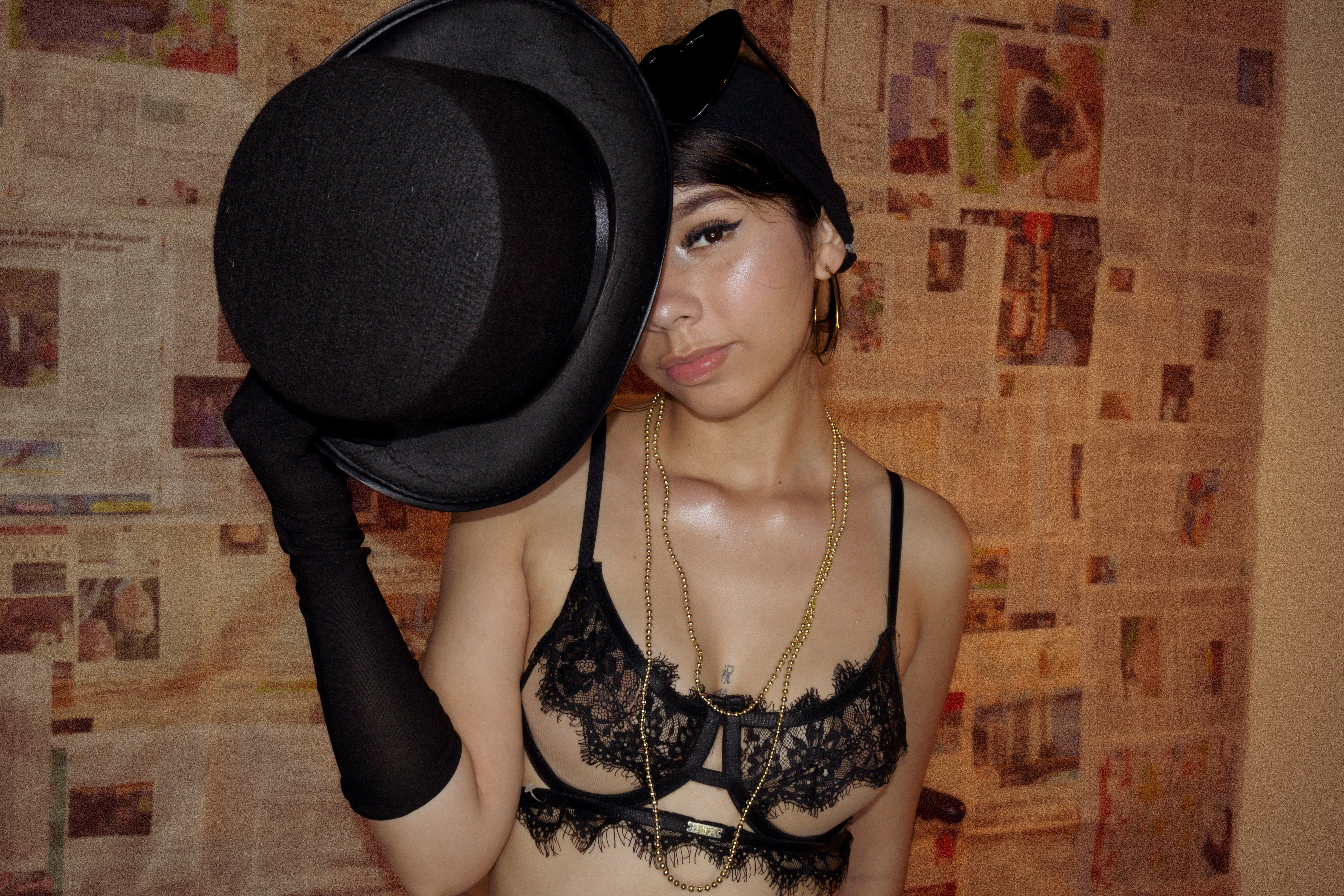 Live sex webcam photo for littleezoee #7892632