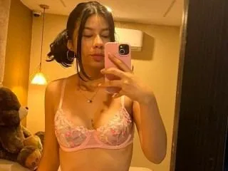 Live sex webcam photo for littleezoee #6384593
