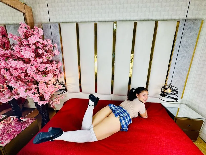 Live sex webcam photo for IvannaBellini019 #7469200