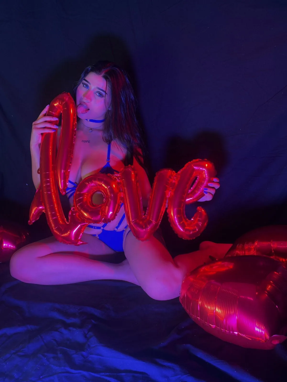 Live sex webcam photo for VenusCris #8259439