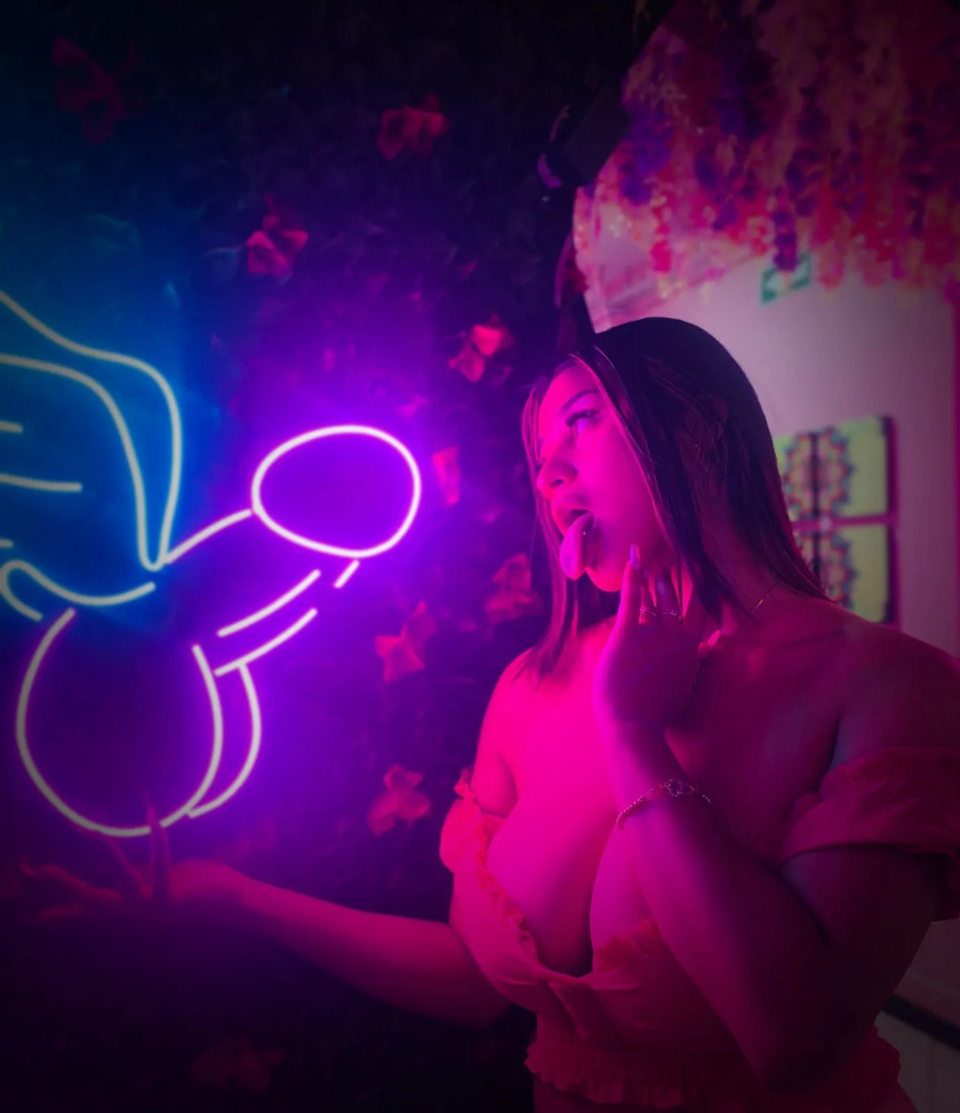 Live sex webcam photo for VenusCris #7864839