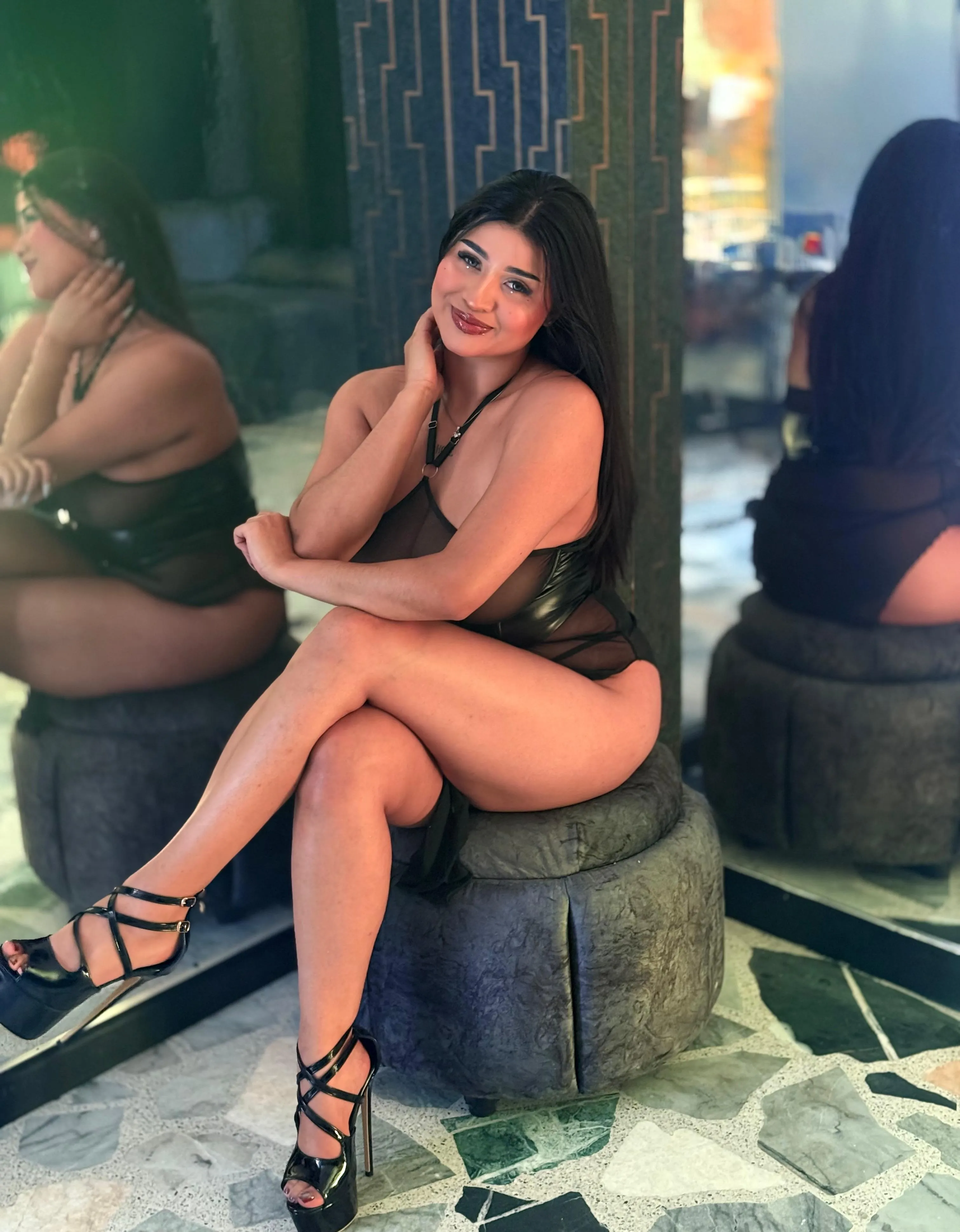 Live sex webcam photo for VenusCris #8704047