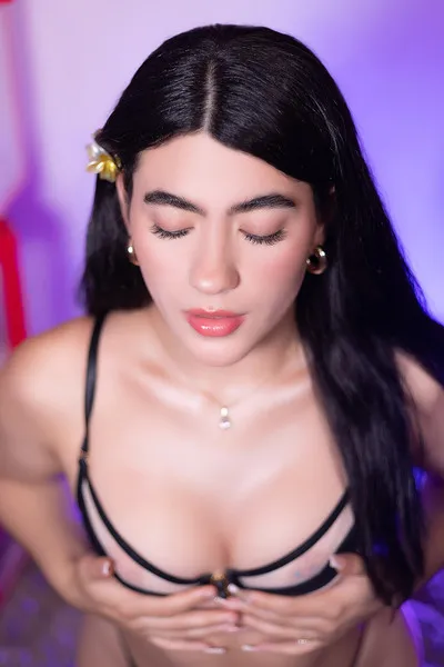 Live sex webcam photo for Emiillyx #8120593