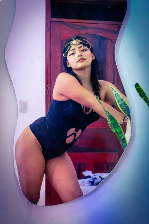 Live sex webcam photo for KimVelezz #7290030