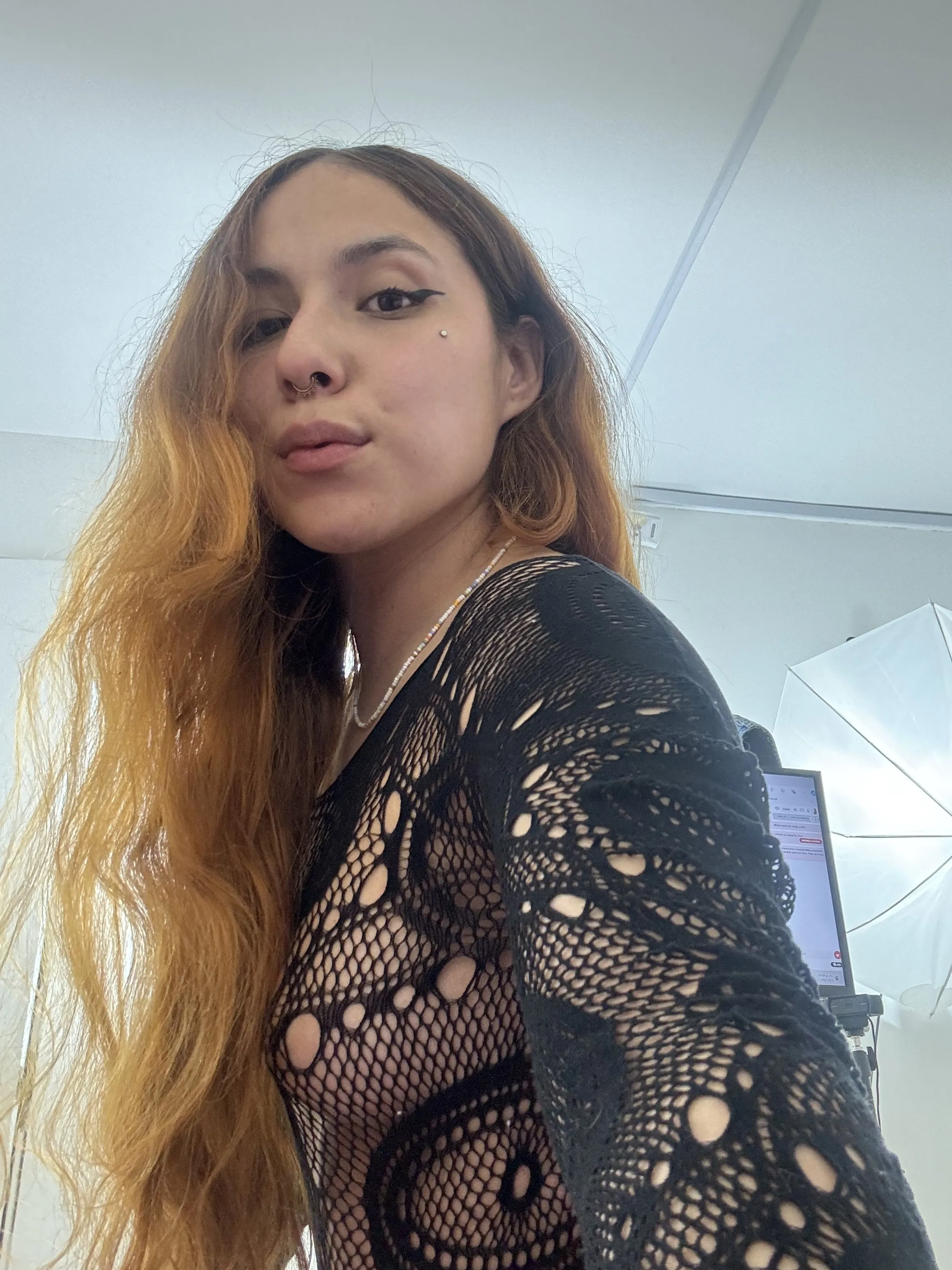 Live sex webcam photo for Amber_Walker #7119399