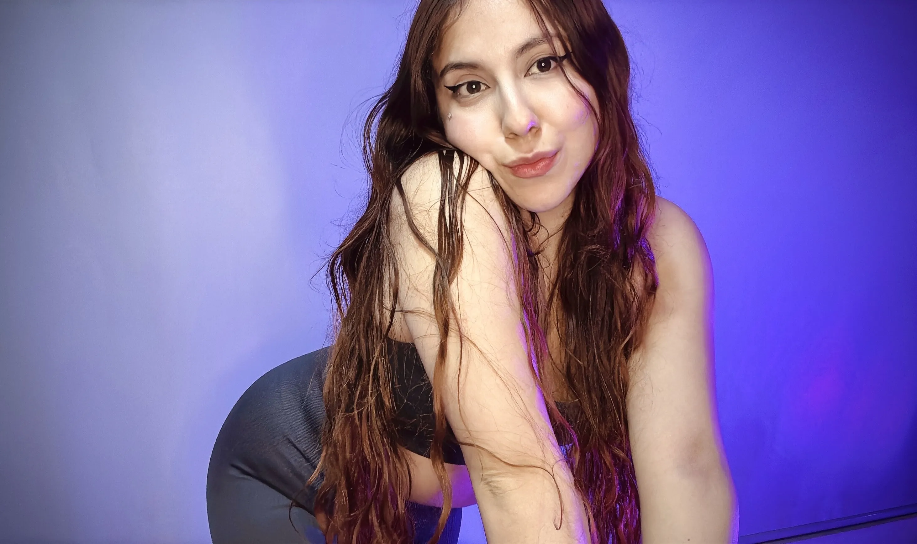 Live sex webcam photo for Amber_Walker #7815376