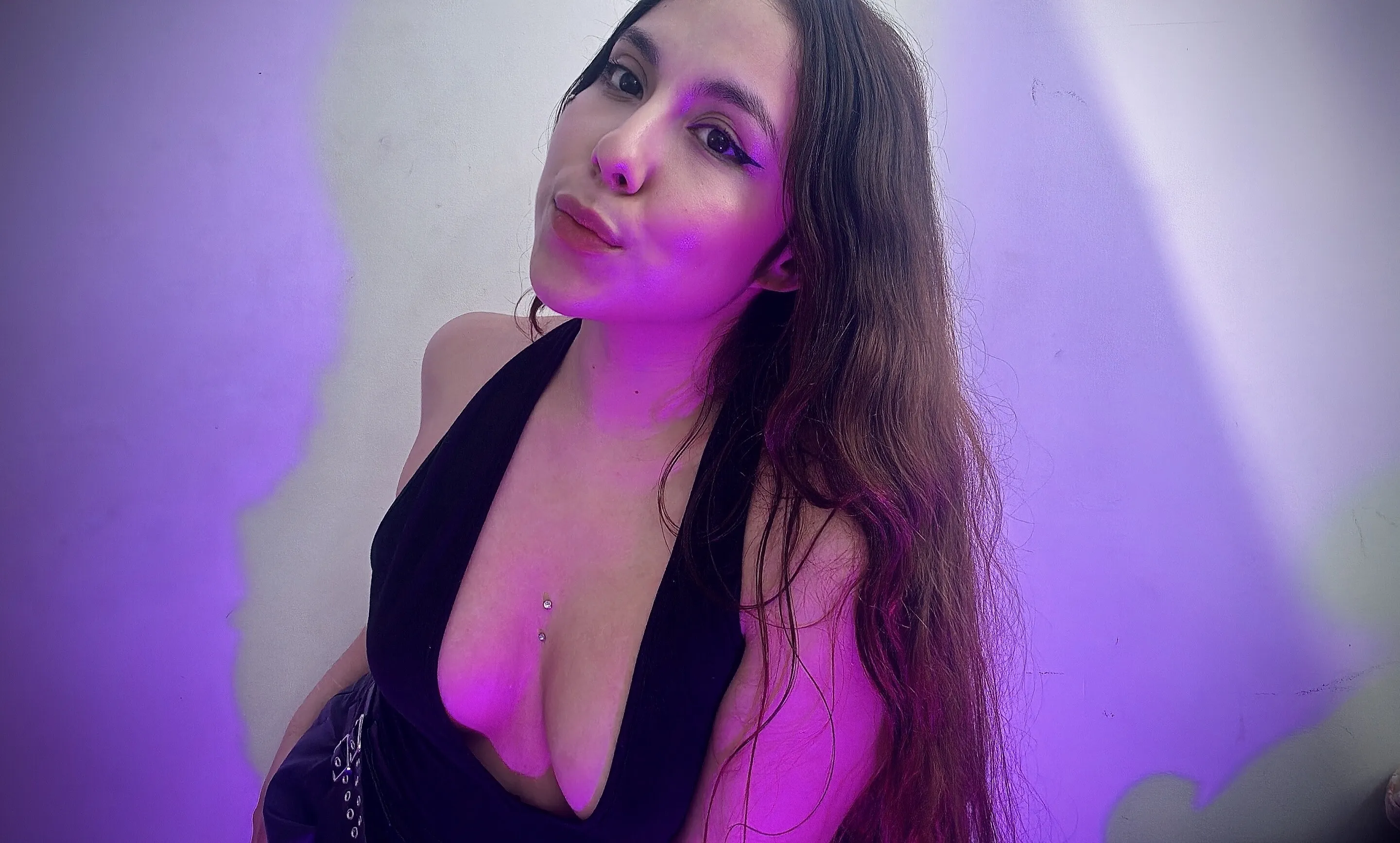 Live sex webcam photo for Amber_Walker #7322071