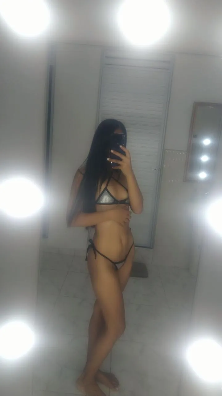 Live sex webcam photo for Estrellahoot #8130088