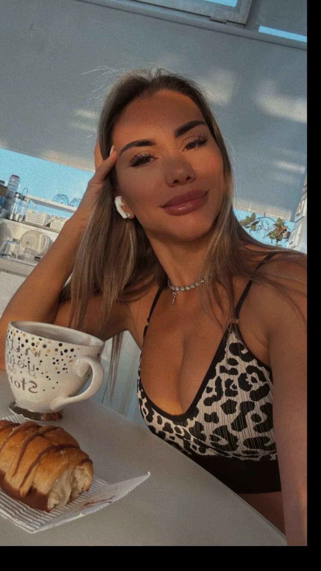 Live sex webcam photo for JullyBlair #8031755