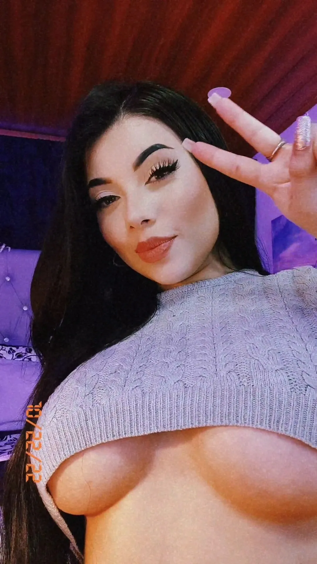 Live sex webcam photo for sharonscarllet #8015410