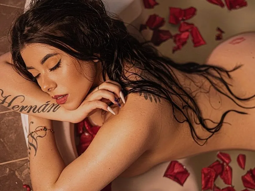 Live sex webcam photo for sharonscarllet #6554663