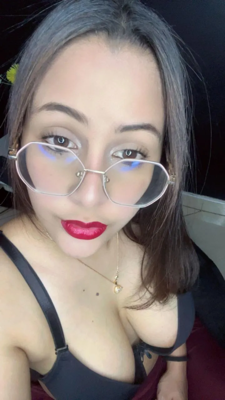 Live sex webcam photo for Parisannee #8553342