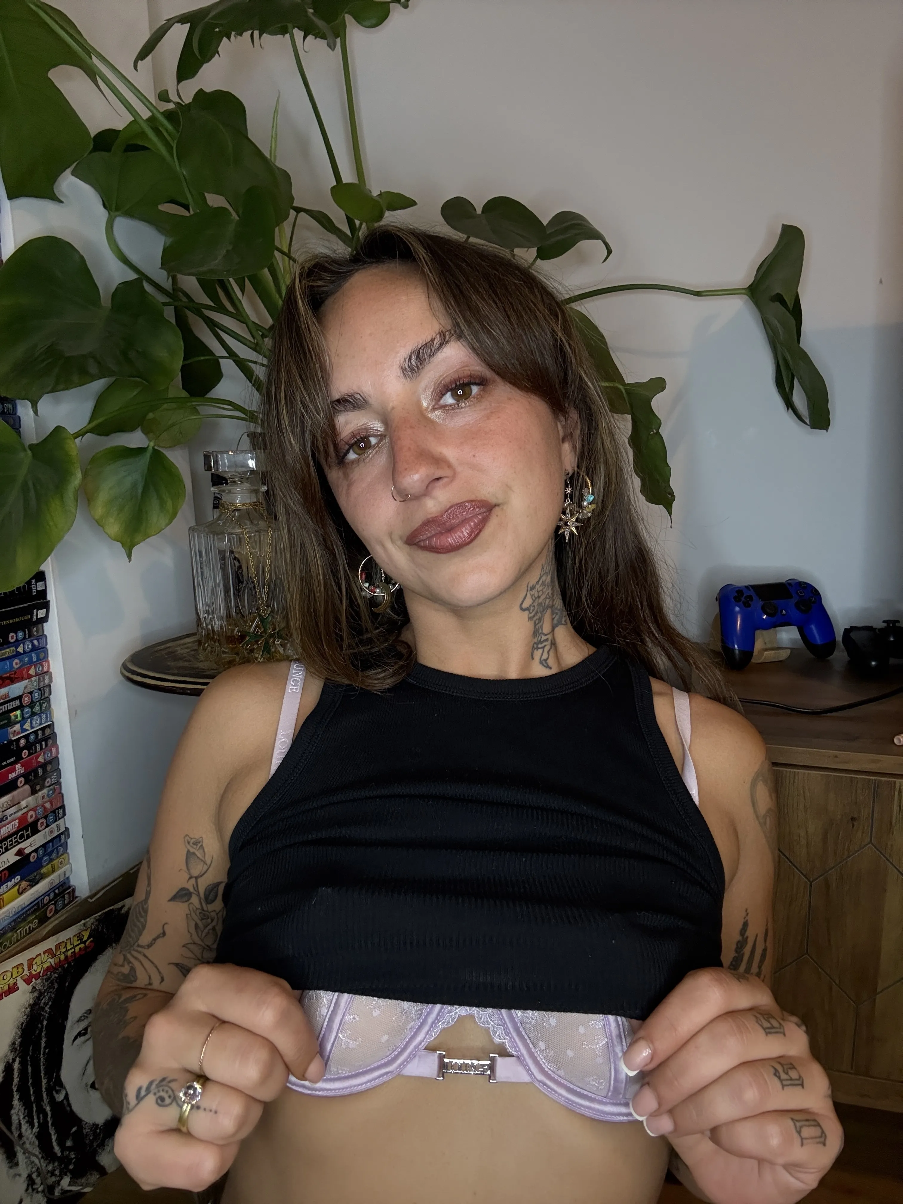Live sex webcam photo for Anastasia_UK #8593212