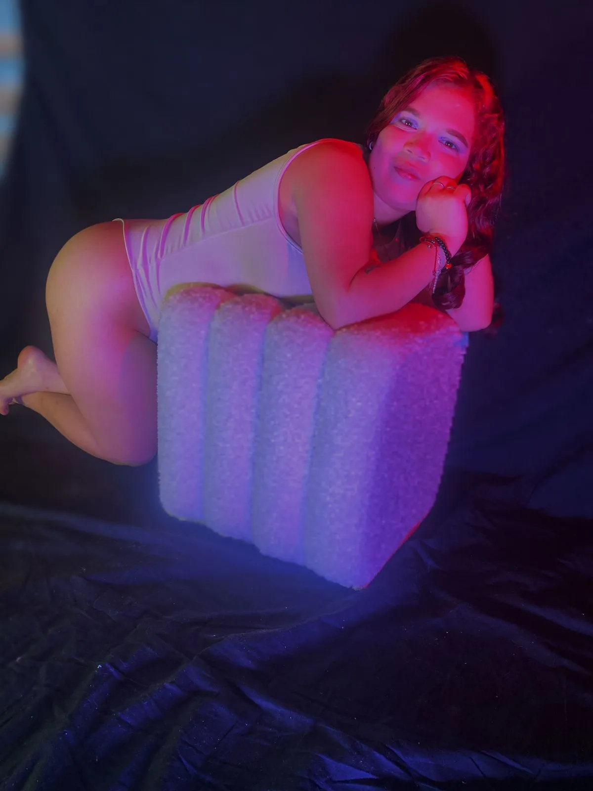 Live sex webcam photo for MelanyCarter #8328335