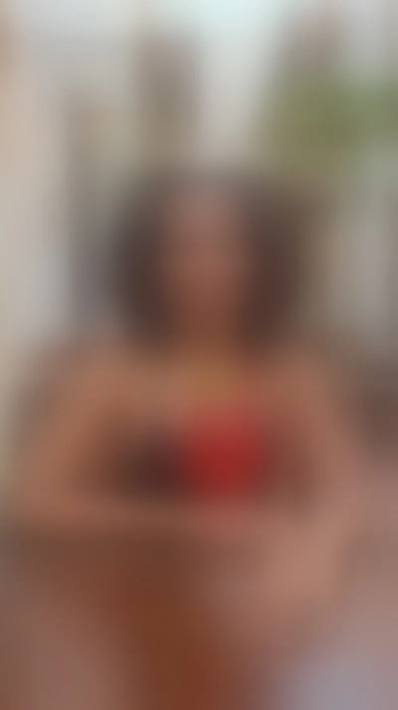 Live sex webcam photo for IzzySkye #8430518