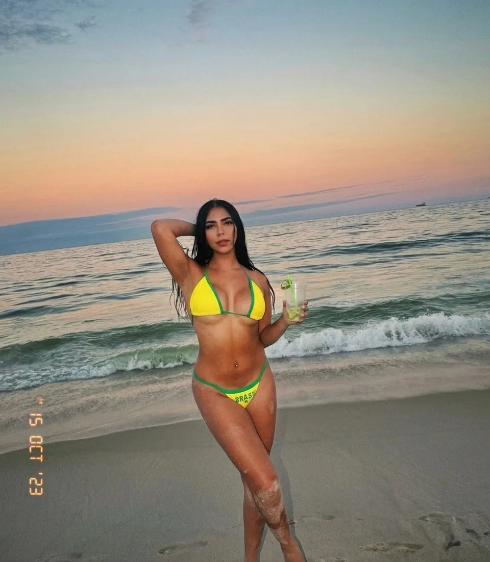 Live sex webcam photo for AngelParisi #8513562