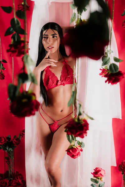 Live sex webcam photo for AngelParisi #7983931