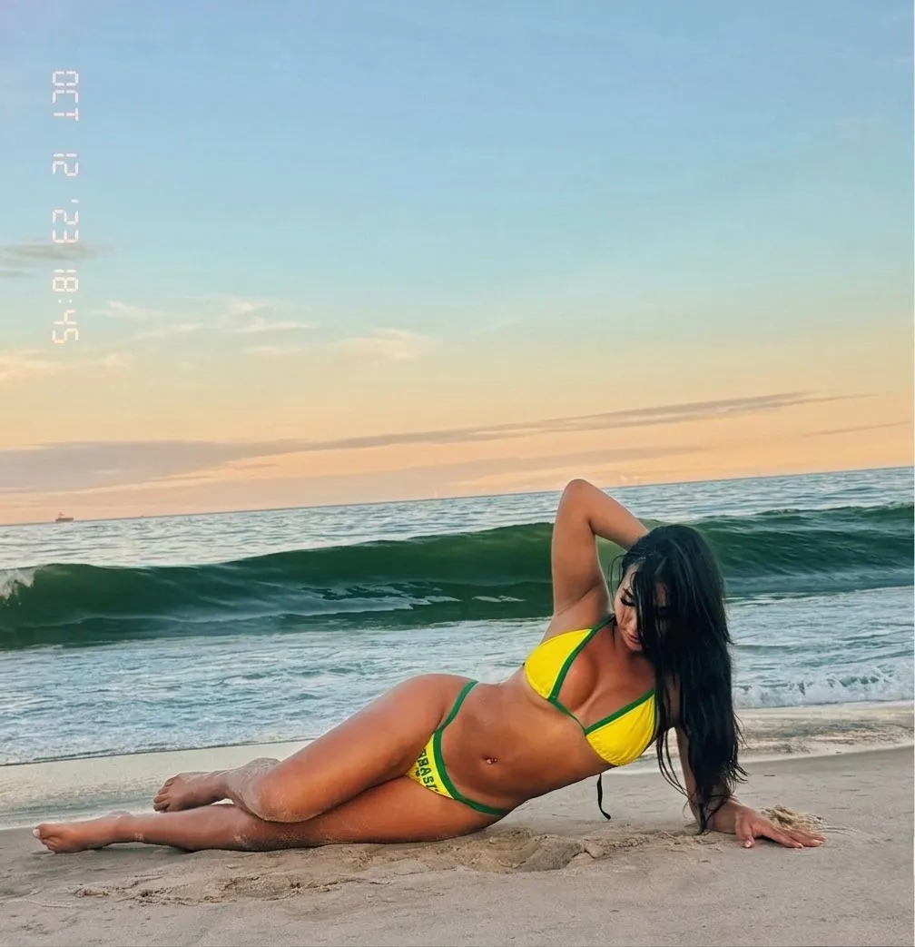 Live sex webcam photo for AngelParisi #8513563