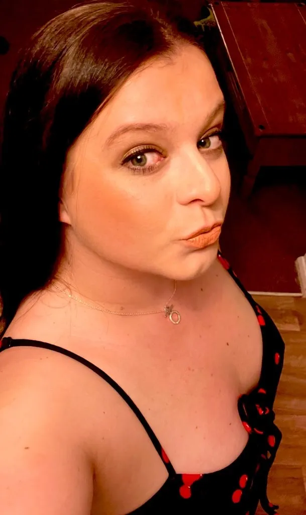 Live sex webcam photo for NaughtyWifeUK #7417767