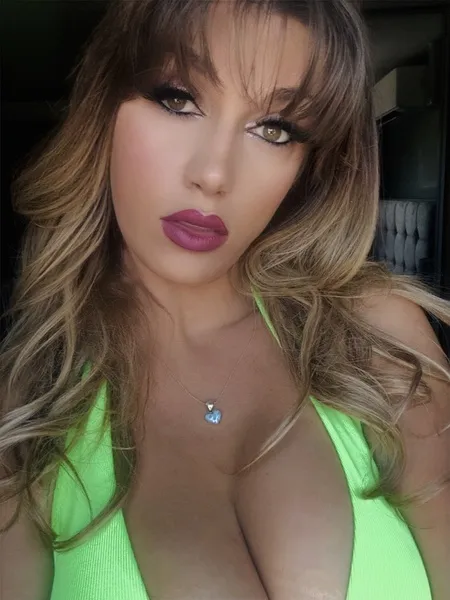 Live sex webcam photo for LustfulLuna #7495392