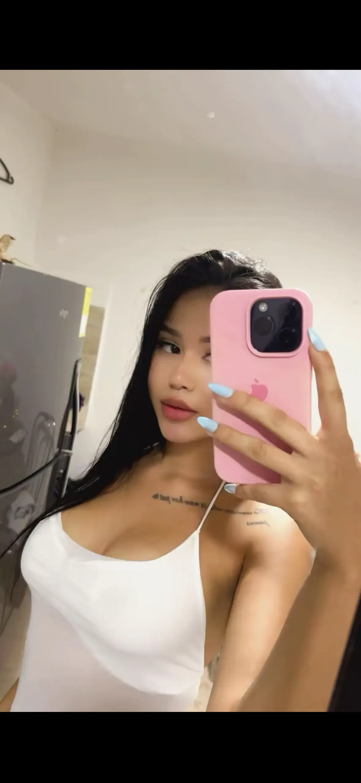 Live sex webcam photo for SusanCarterr #8692851