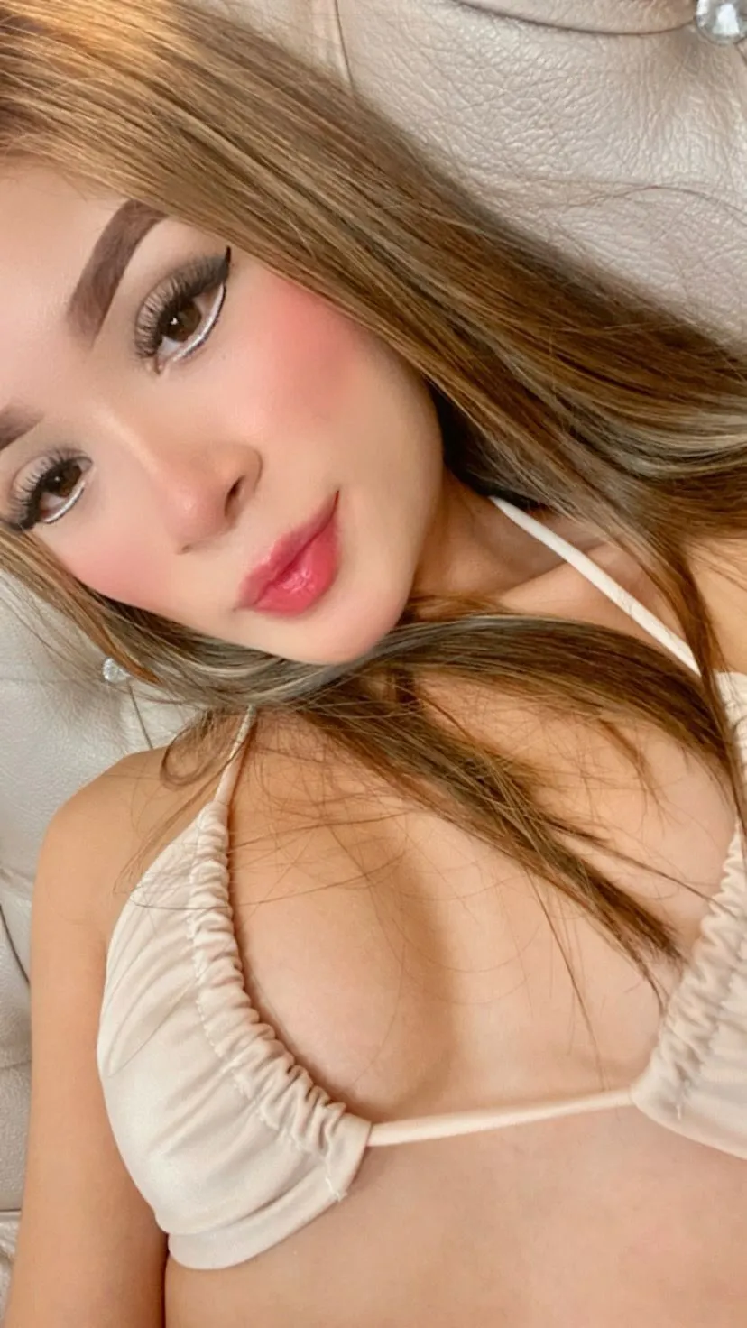 Live sex webcam photo for LyennRae #7944714