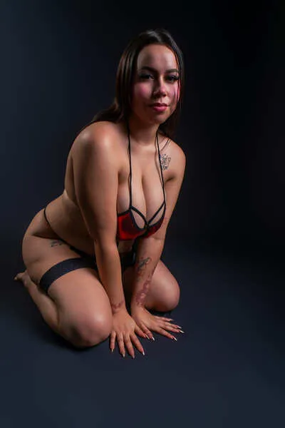 Live sex webcam photo for MaeveBigBoobs #7125300