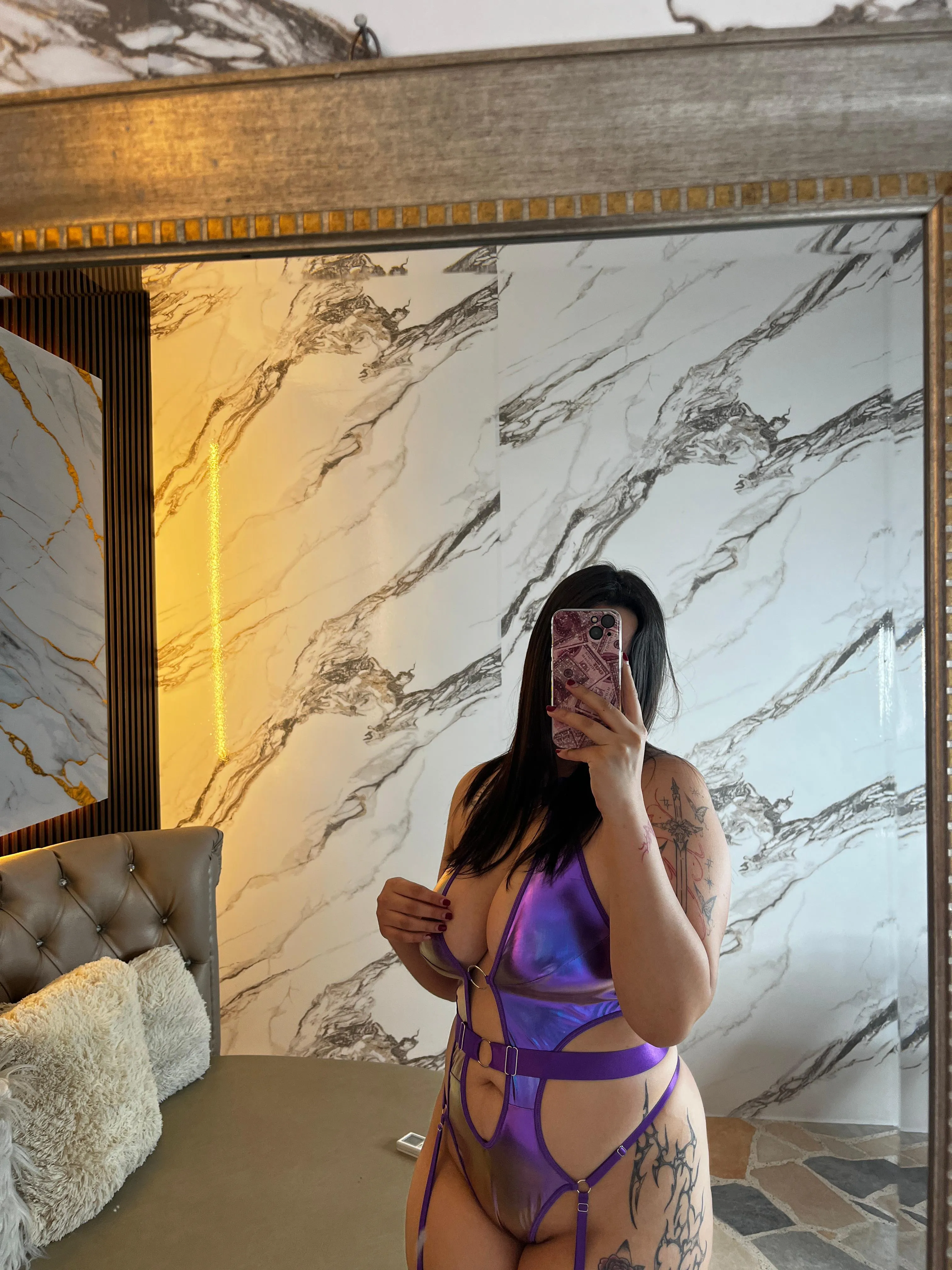 Live sex webcam photo for MaeveBigBoobs #7950969