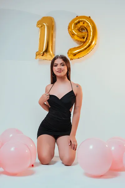 Live sex webcam photo for PaigeJaydeen #7260554