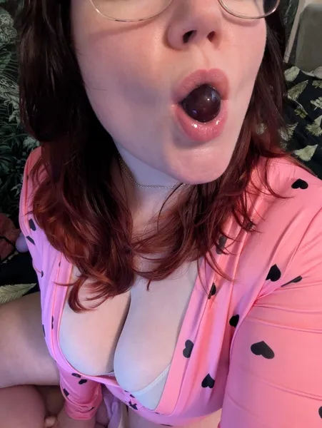 Live sex webcam photo for KinkyMinxx #7294111