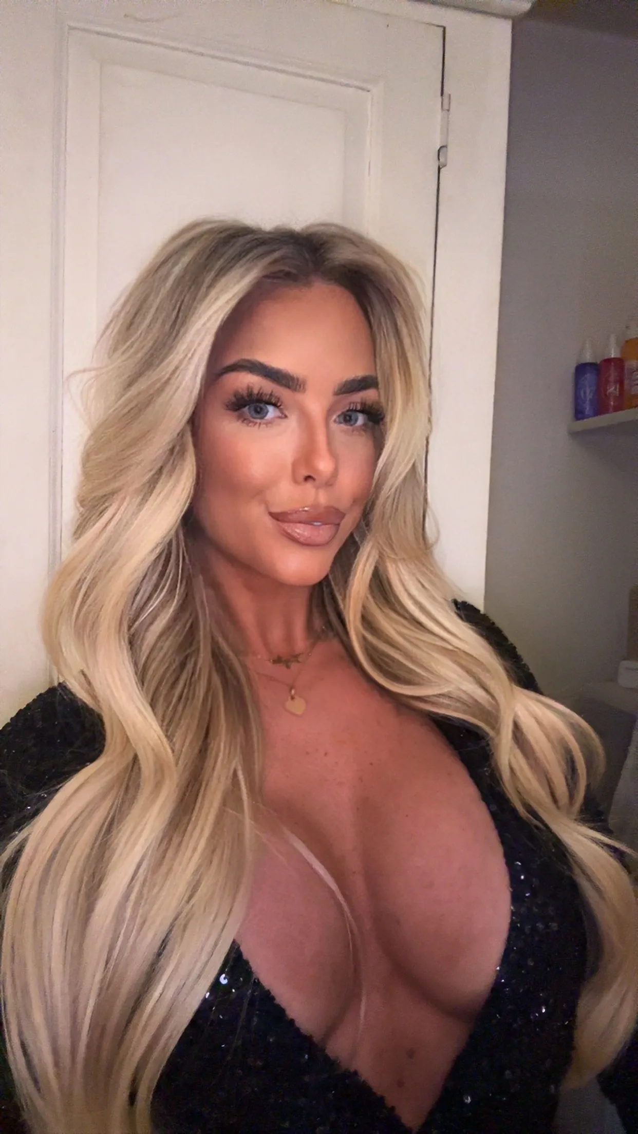 Live sex webcam photo for Miss_Kayla_x #8327532