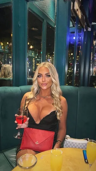 Live sex webcam photo for Miss_Kayla_x #6985123