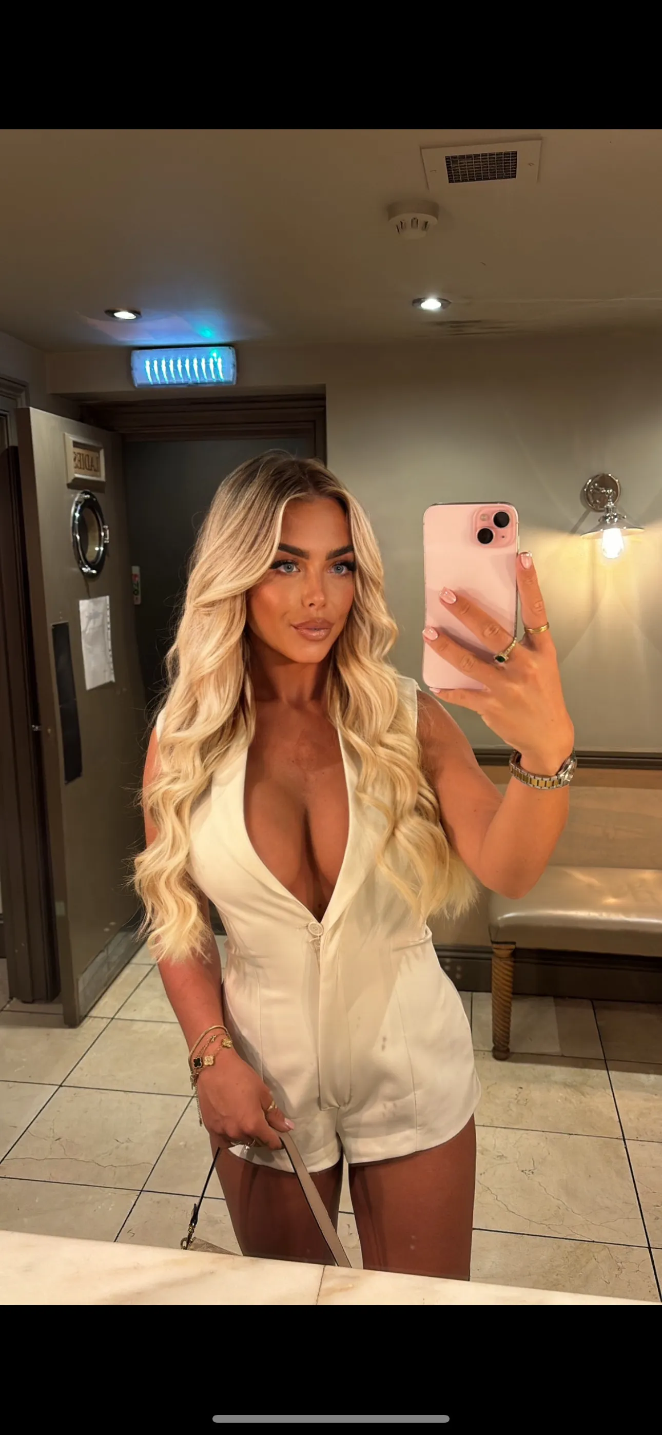 Live sex webcam photo for Miss_Kayla_x #8327536