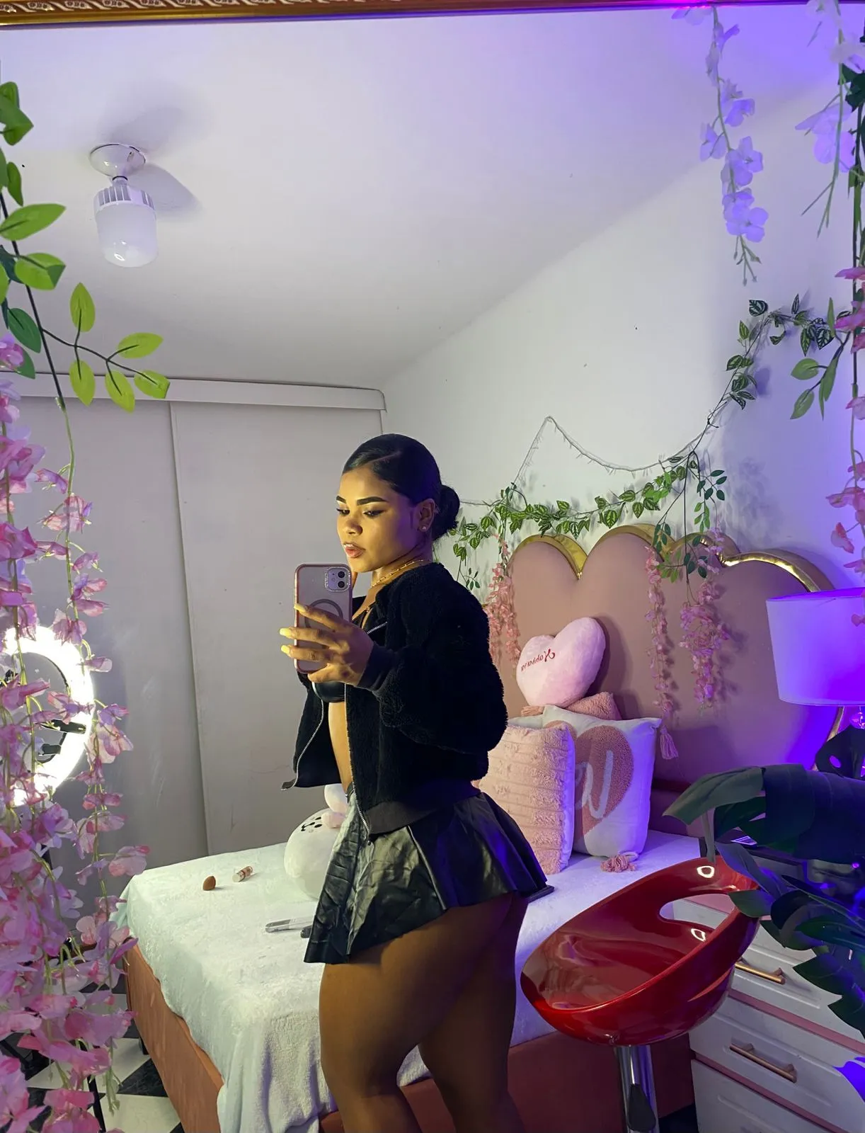 Live sex webcam photo for NaiaraReina #8494371