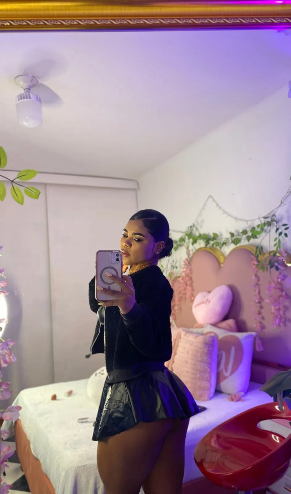 Live sex webcam photo for NaiaraReina #8494373