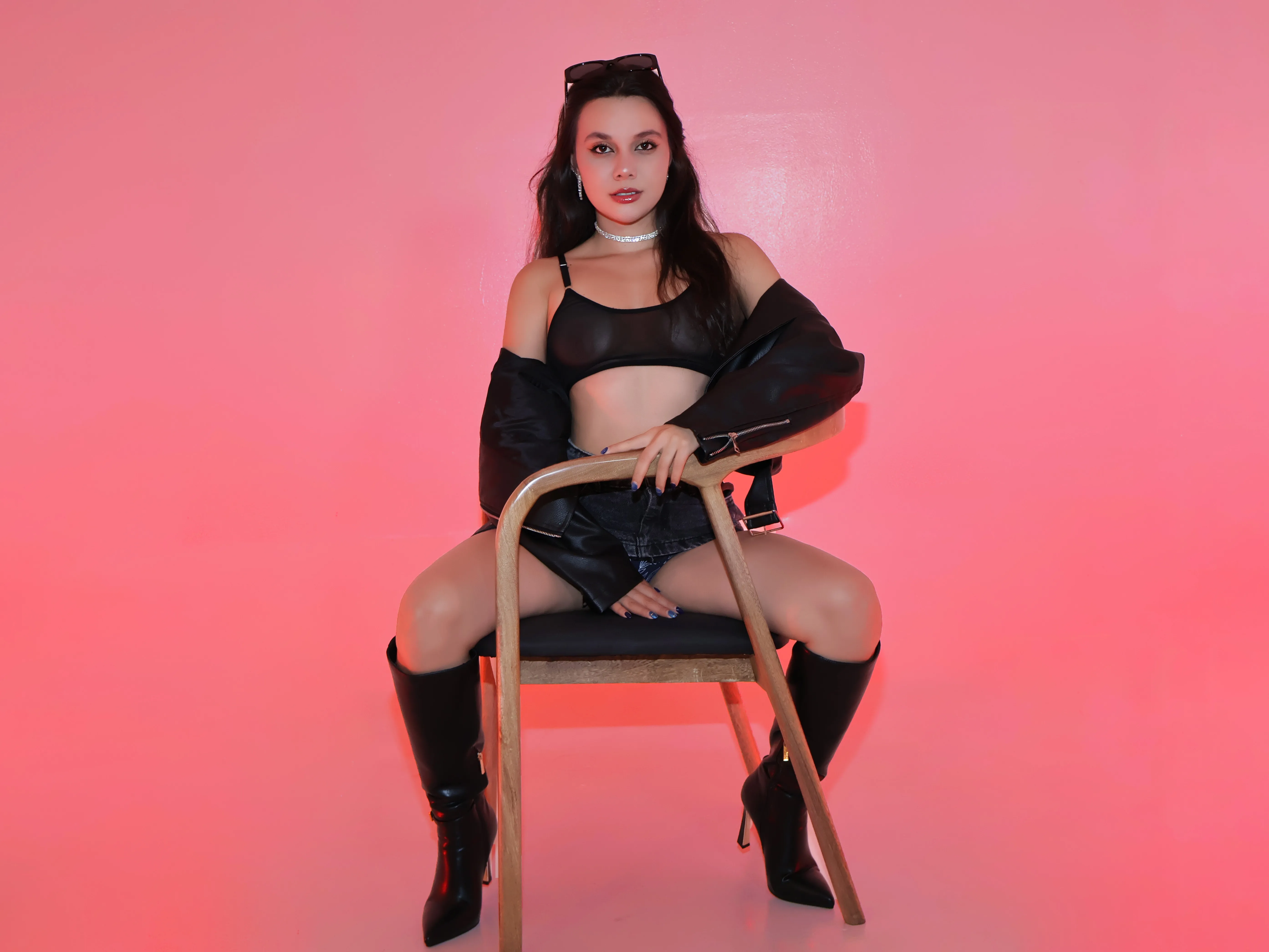 Live sex webcam photo for RubyyScarlett #8716018